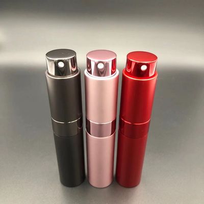 Le donne dimagriscono lo spruzzo riutilizzabile 7ml 0.23oz dell'atomizzatore del profumo di Travalo di viaggio